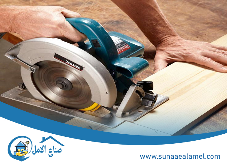 نجار في دبي